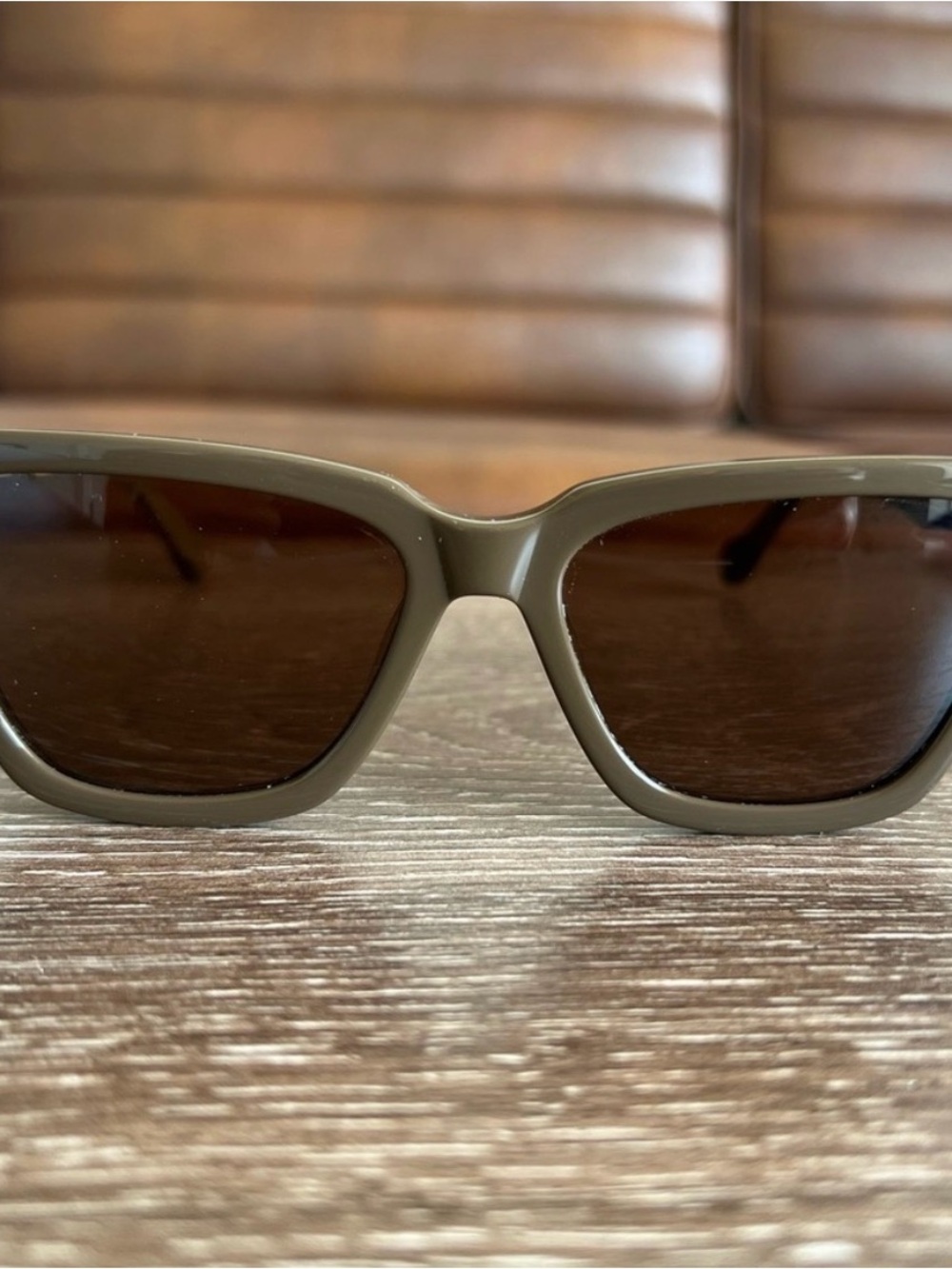 Claire Rose x APERÇU sunglasses with case - Picture 7 of 10